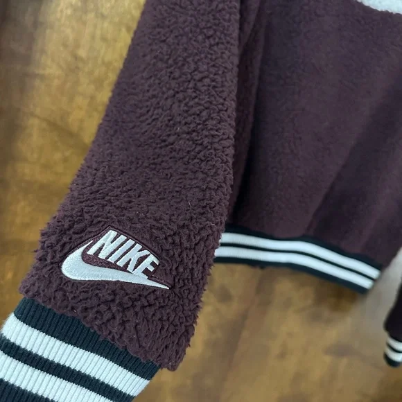 Nike Sherpa Jacket in Black and Cream - Picture 4 of 4